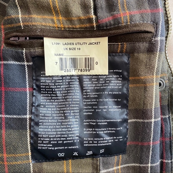 Barbour Women’s Waxed Cotton Utility Jacket - Picture 8 of 15